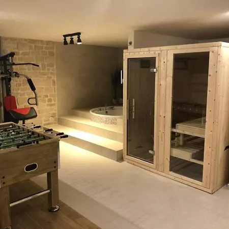 Villa Style Sea Views Pool Split