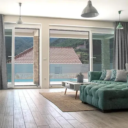 Villa Style Sea Views Pool Split